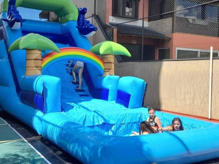 Toboágua Golfinho — locação de brinquedos em Gravataí/RS