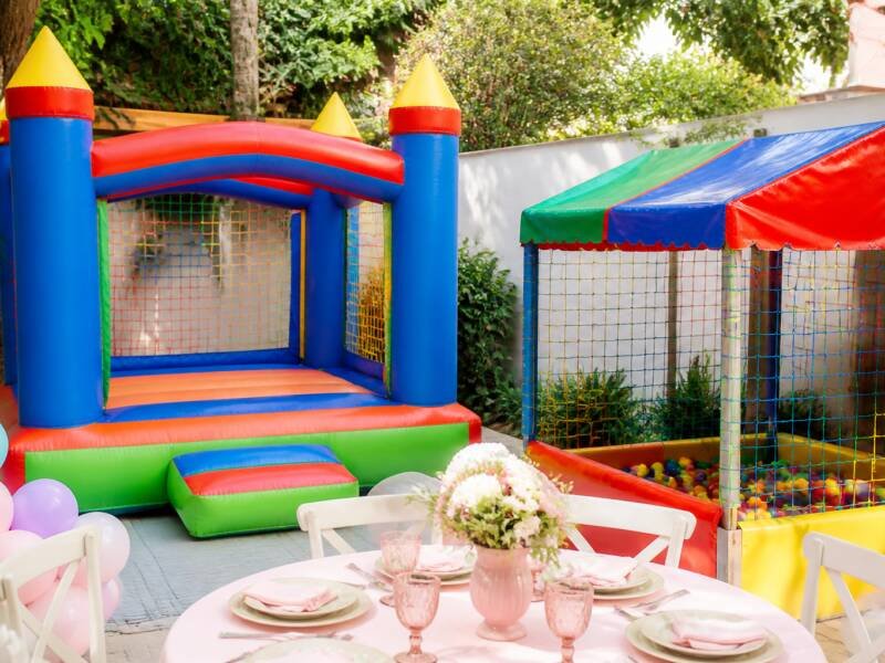 Aluguel de brinquedos para aniversários em Cachoeirinha - RS em festa infantil temática